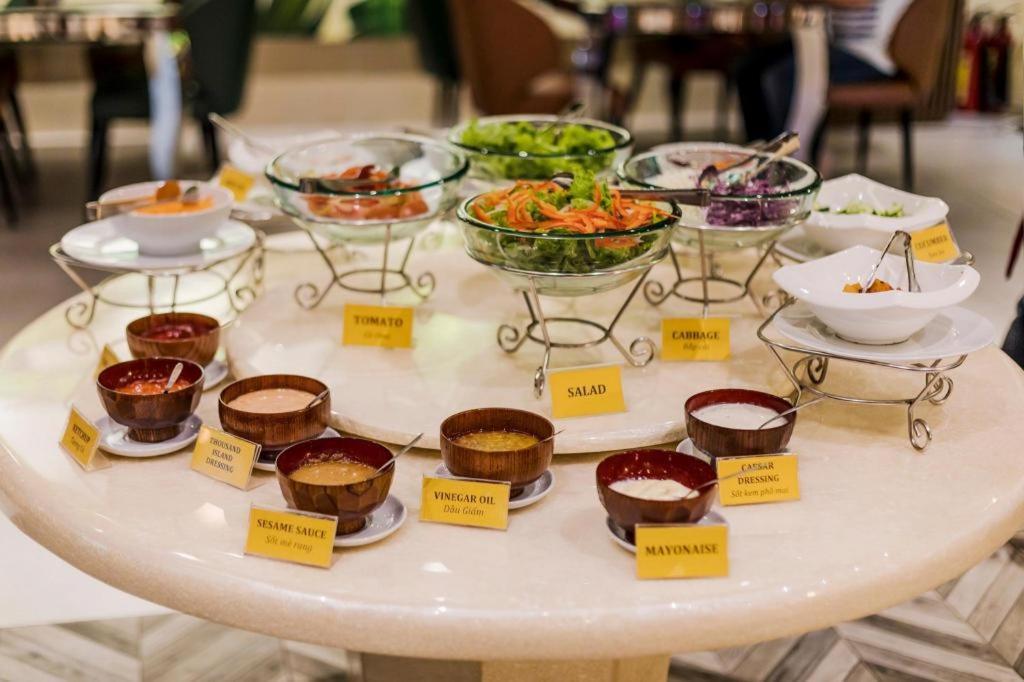 הו צ'י מין סיטי Sunflower Cbq Hotel מראה חיצוני תמונה