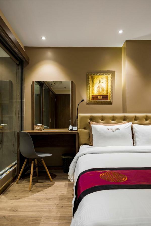 הו צ'י מין סיטי Sunflower Cbq Hotel מראה חיצוני תמונה