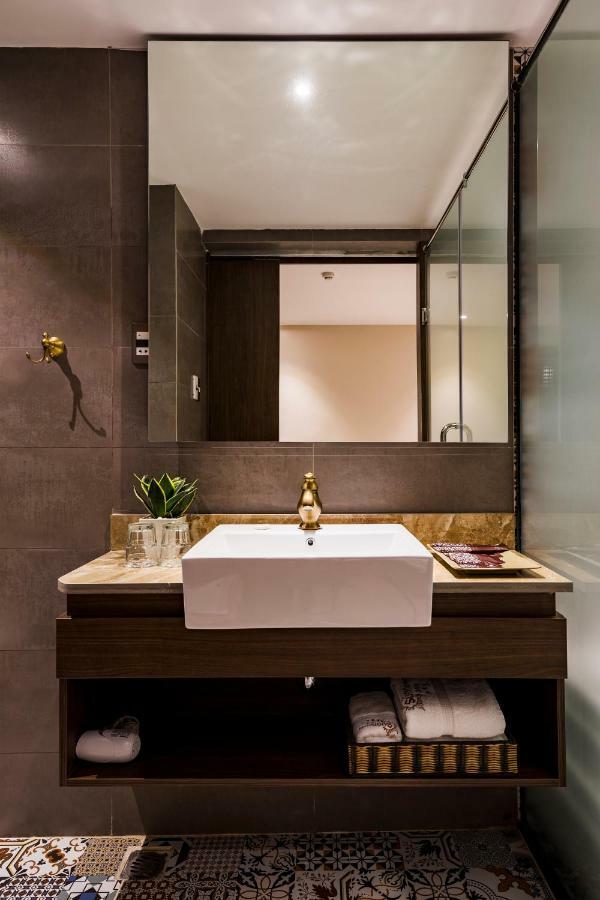 הו צ'י מין סיטי Sunflower Cbq Hotel מראה חיצוני תמונה